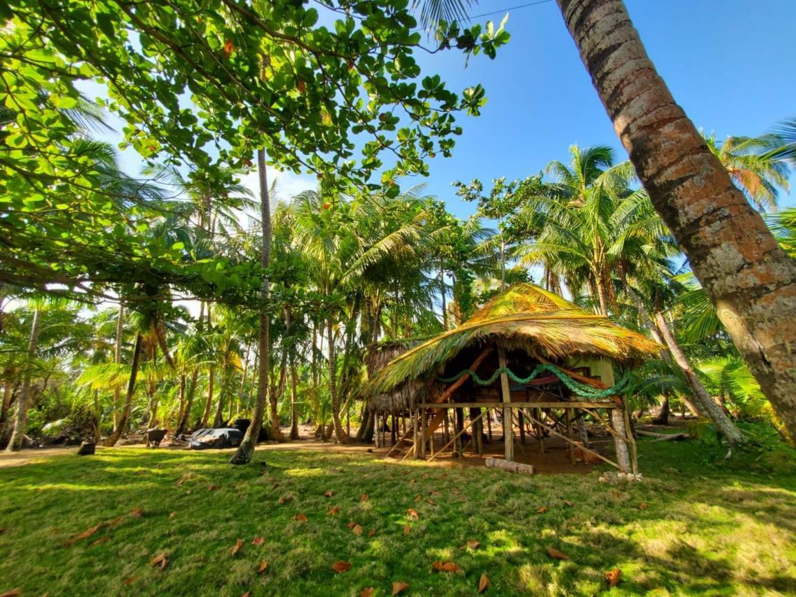 Derek'S Place Eco-Lodge Isla del Maíz Pequeña Exteriör bild
